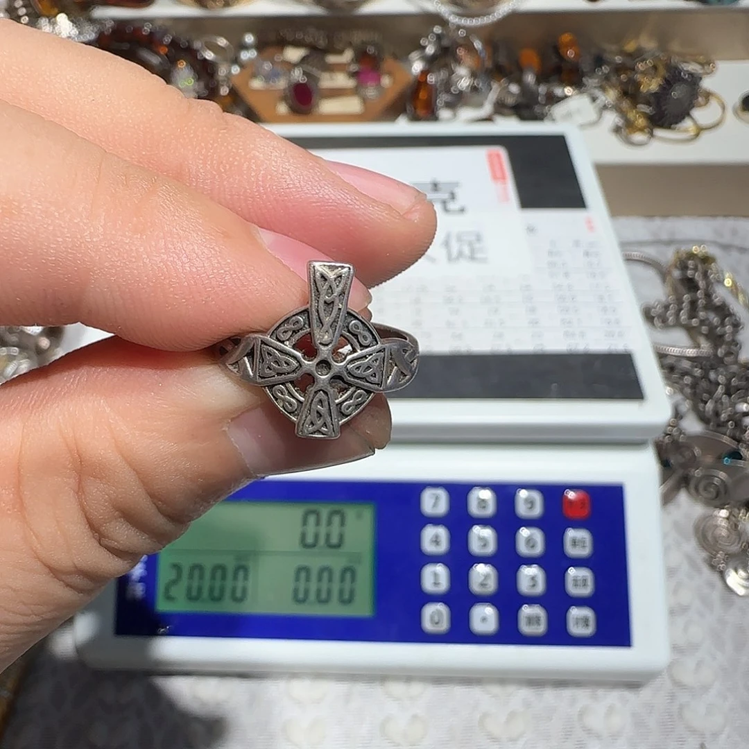 陌***桑大理石纯铜吊坠的设计也是