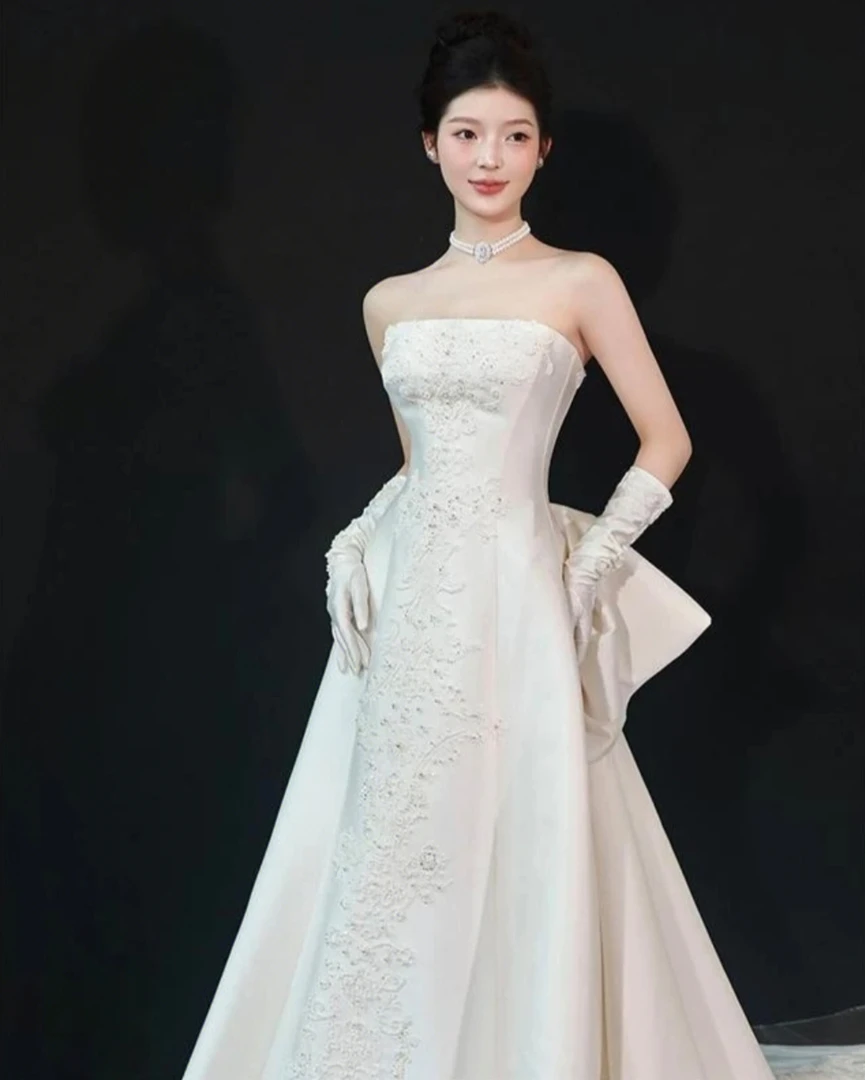 法式缎面轻婚纱蕾丝新娘高级感迎宾出门纱鱼尾抹胸礼服裙