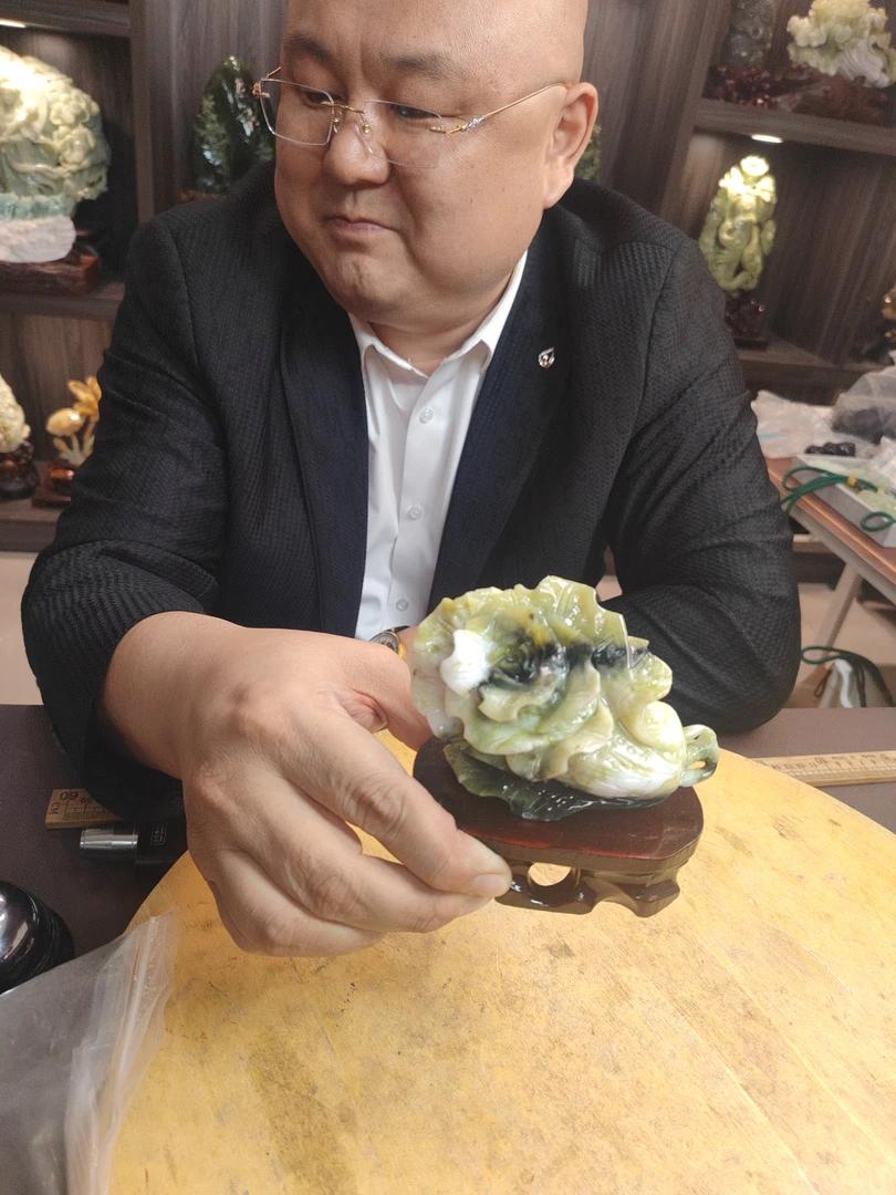 蛇纹石玉覆膜摆件原创作品