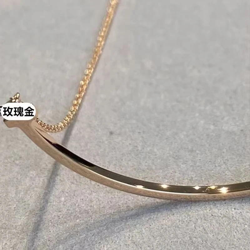 微笑笑脸项连时尚女士丝巾