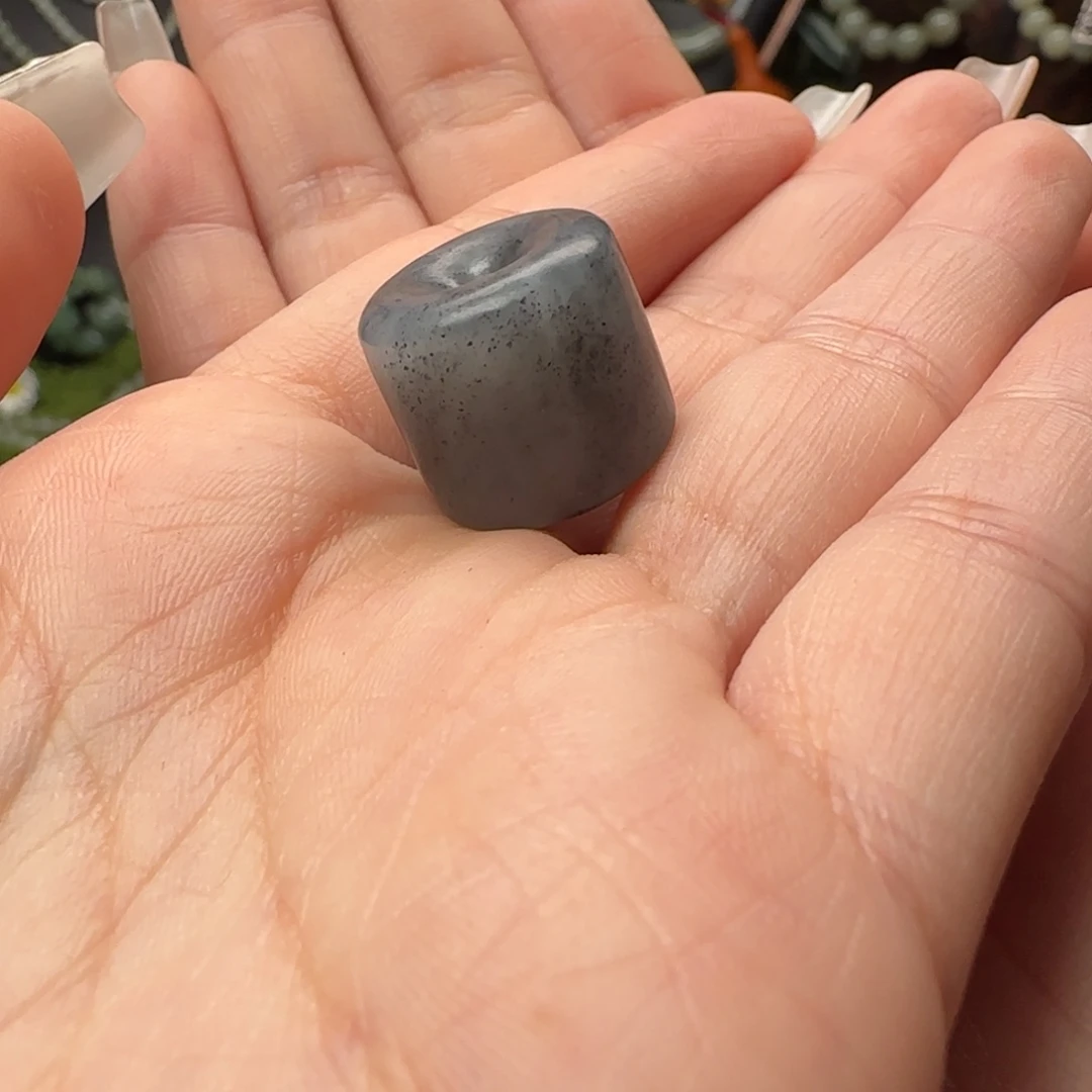 S***o和田玉未镶嵌颈饰