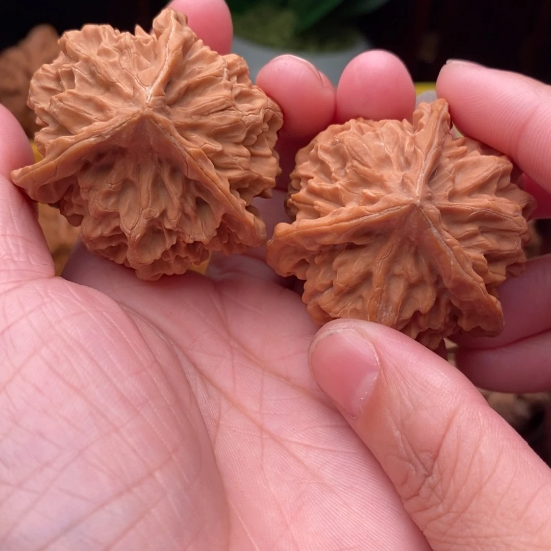 文玩核桃把件龙鳞奔46