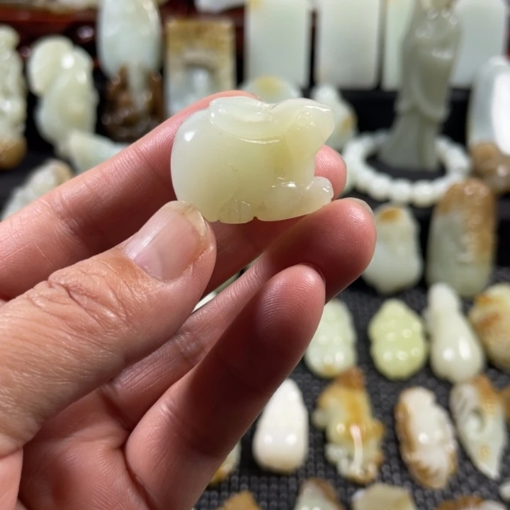 和田玉未镶嵌挂件