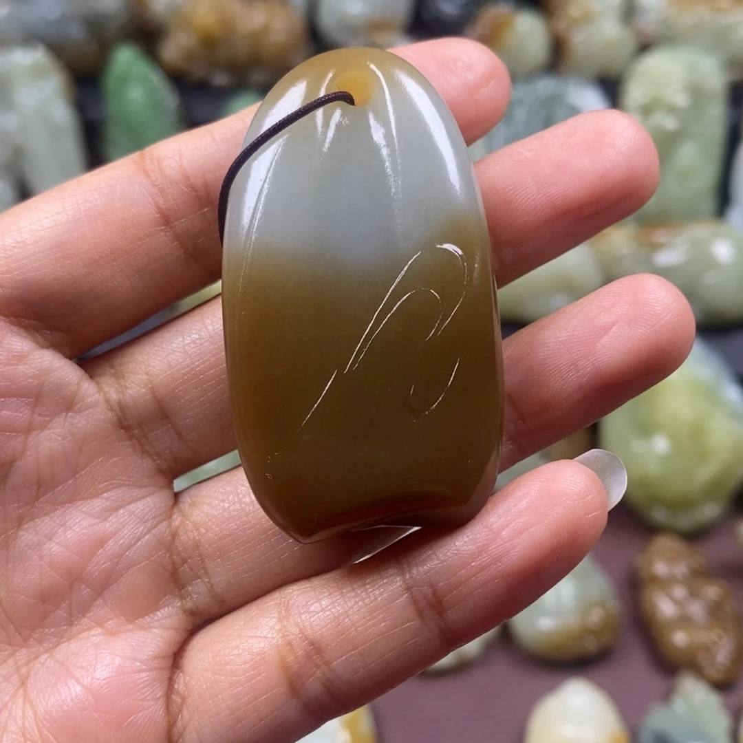 和田玉（糖玉）未镶嵌颈饰祥*