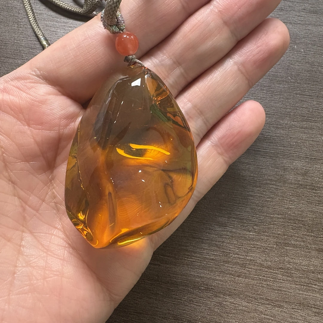 POTALA PALACE/布达拉宫L252122-蓝珀吊坠