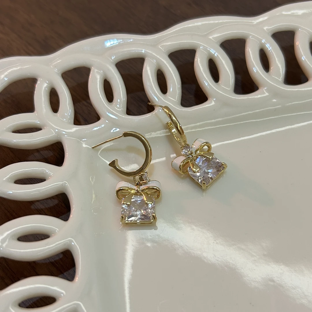 925银合成锆石耳饰 CHANGE x 方糖蝴蝶结耳饰 气质小众 特 E703