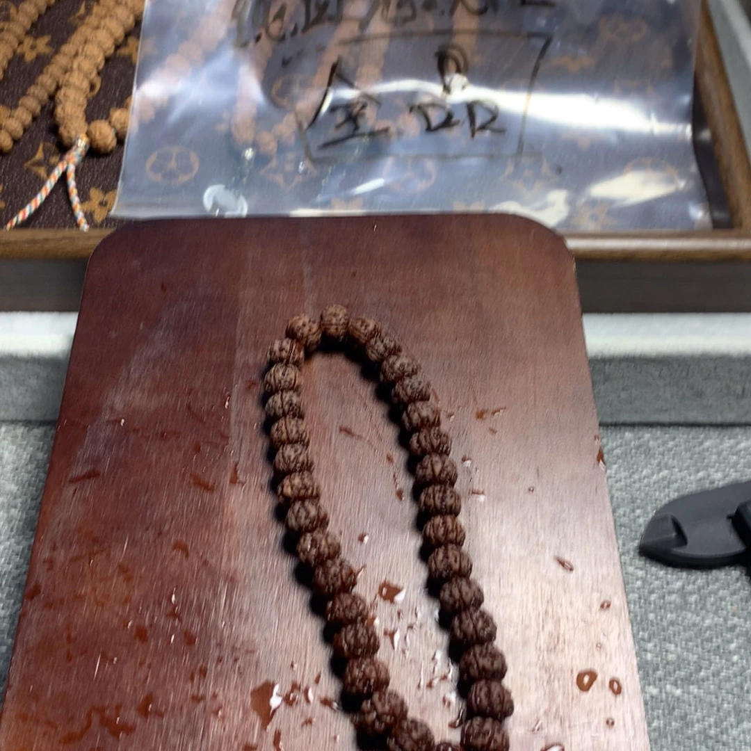 小***.金刚菩提手串纯血老树王
