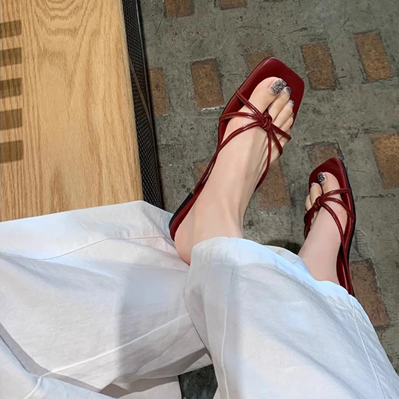 网红款夏季新款法式方头细带镂空夹脚粗跟平底凉拖鞋女外穿