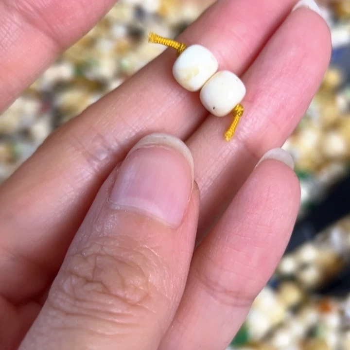 未镶嵌蜜蜡裸石7mm一对