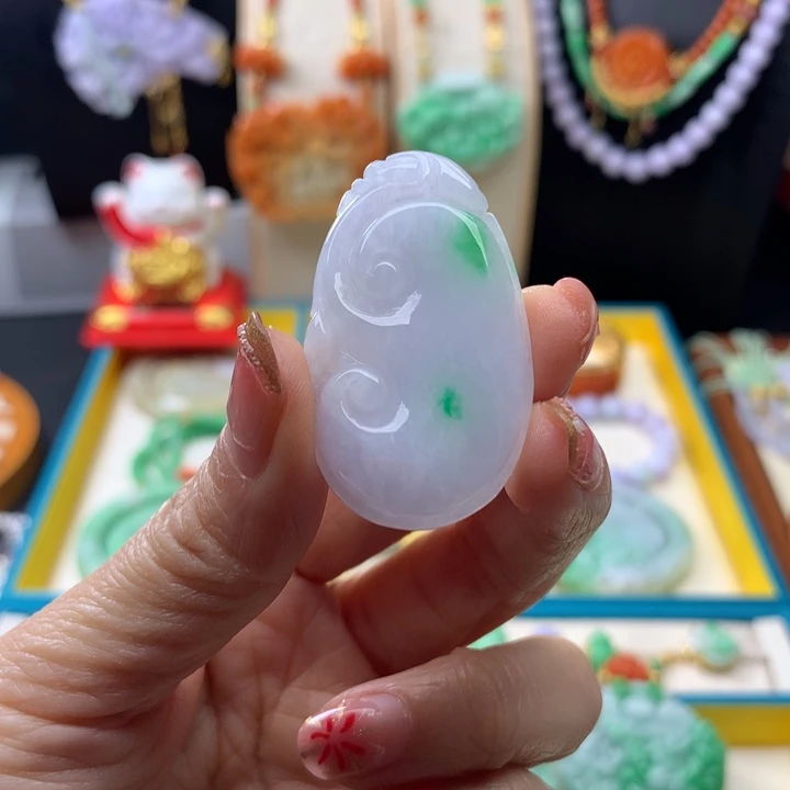 翡翠颈饰未镶嵌翡翠如意