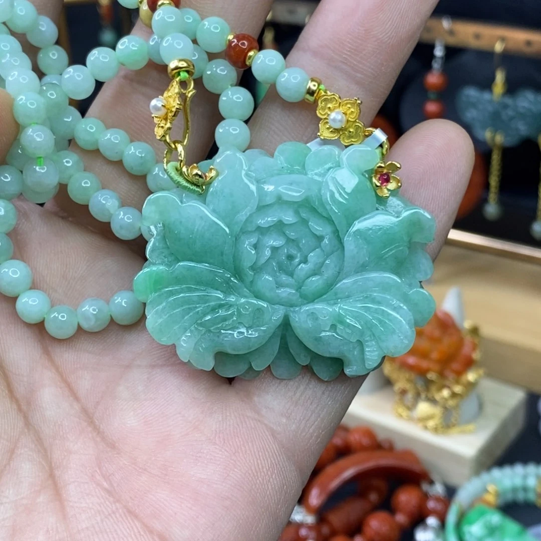 颈饰未镶嵌翡翠吊坠