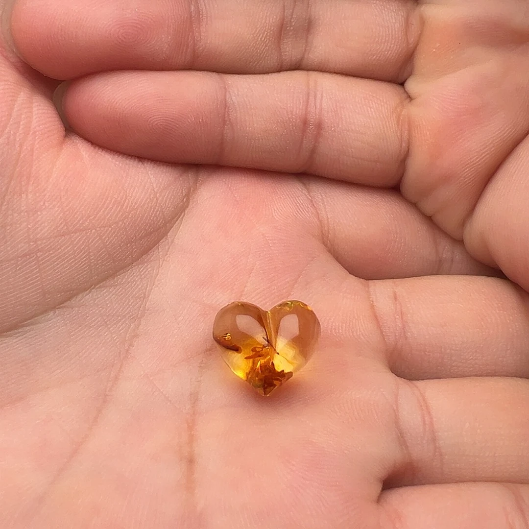 琥珀(花珀)未镶嵌颈饰花珀屁桃(打孔不退换)