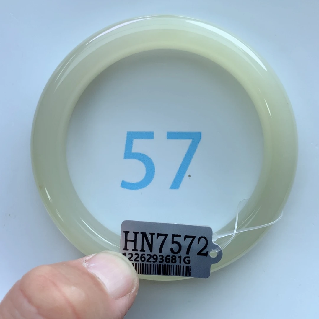 和田玉手镯未镶嵌仅****1