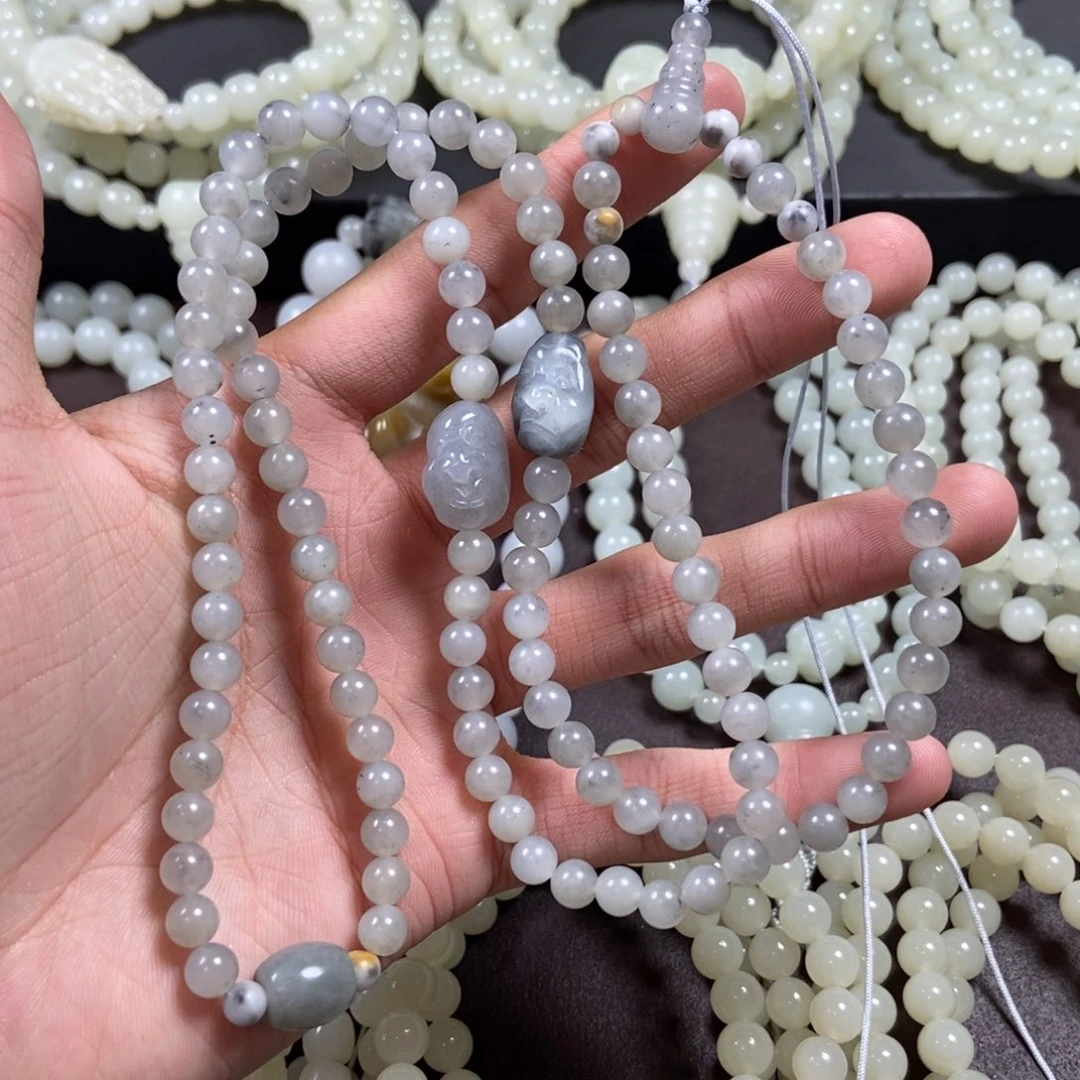 和田玉未镶嵌把件