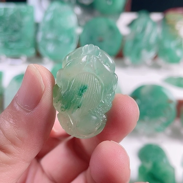 石英质玉吊坠未镶嵌