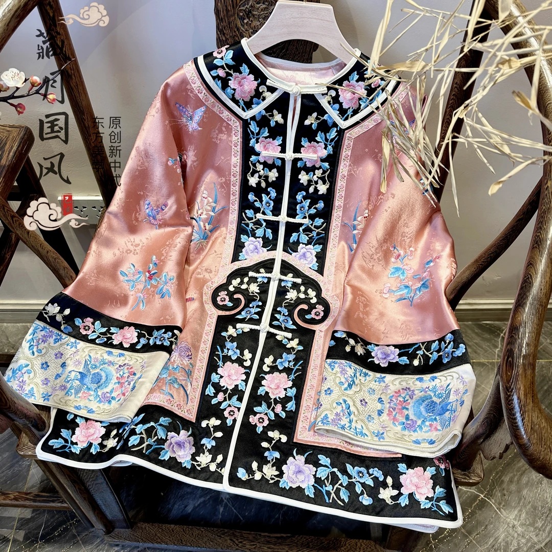 藏月2025新中式复古改良古董太太服对襟刺绣外套上衣女E2509530