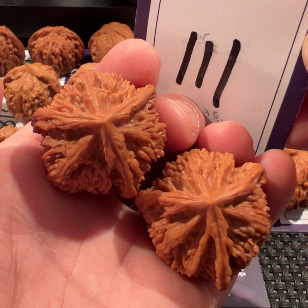 文玩核桃把件全品文山三棱37尺寸111号