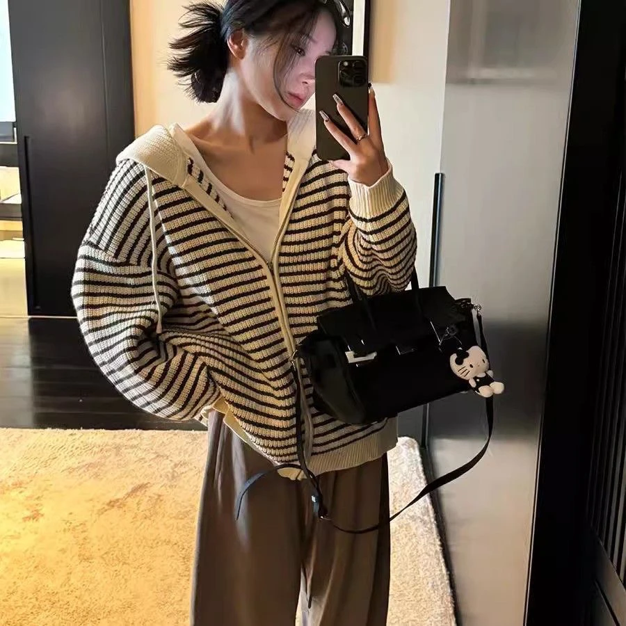 毛衣条纹连帽新款拉链宽松针织衫撞色开衫上衣外套大码女