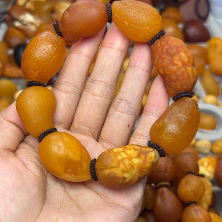 琥珀未镶嵌裸石天然蜜蜡