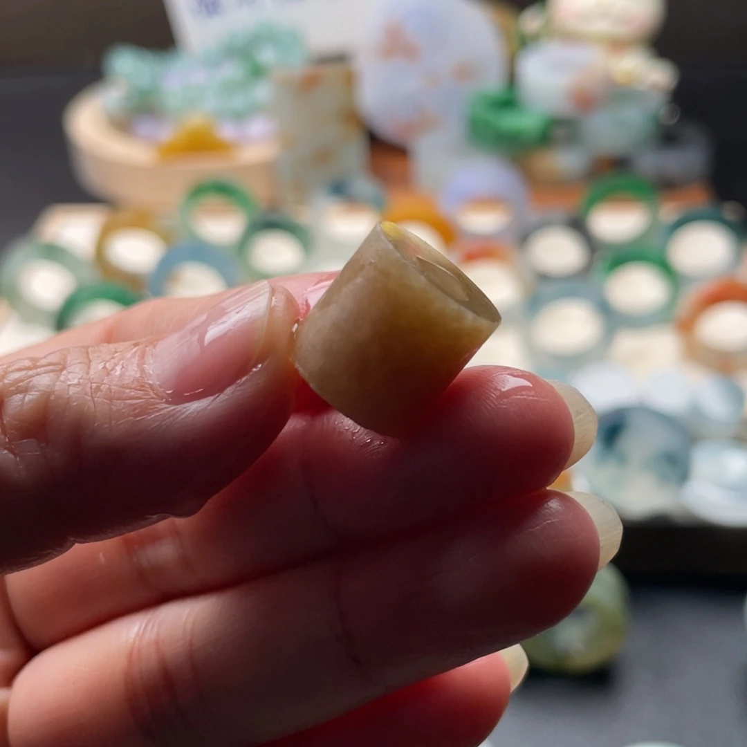 定制翡翠未镶嵌翡翠