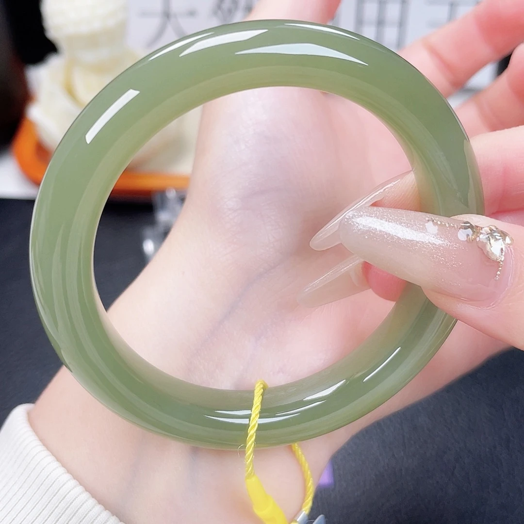 和田玉未镶嵌手镯5556