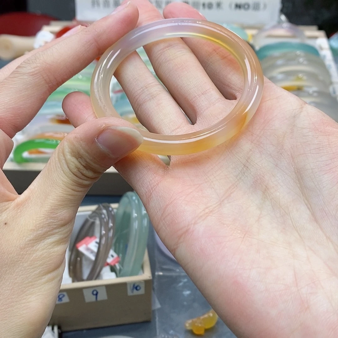 玛瑙/玉髓手镯未镶嵌漳****媒