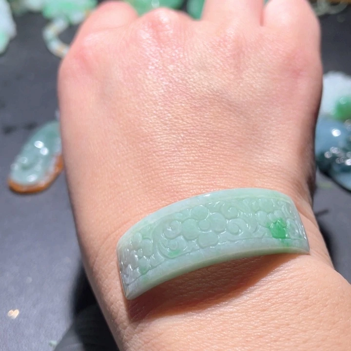 【闪购商品】翡翠颈饰未镶嵌天然翡翠