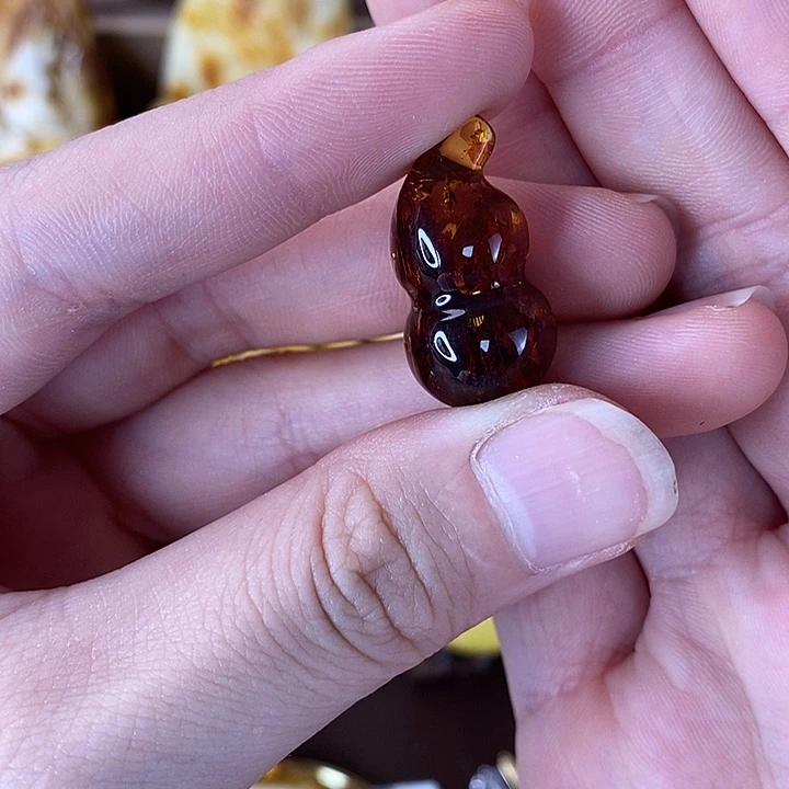 蜜蜡未镶嵌珠宝奇石