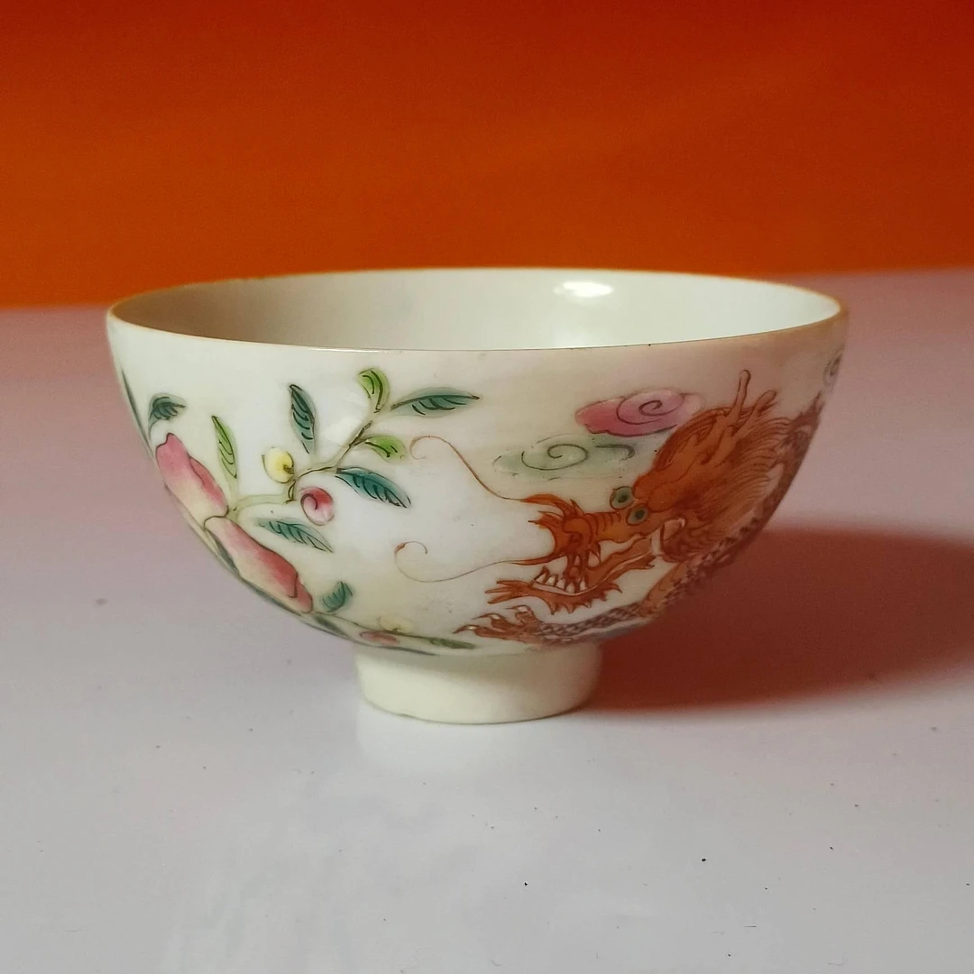 3531清晚期 粉彩云龙寿桃纹杯