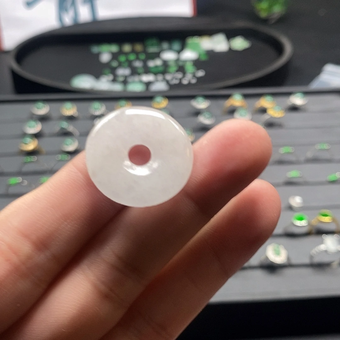 翡翠未镶嵌颈饰124135789