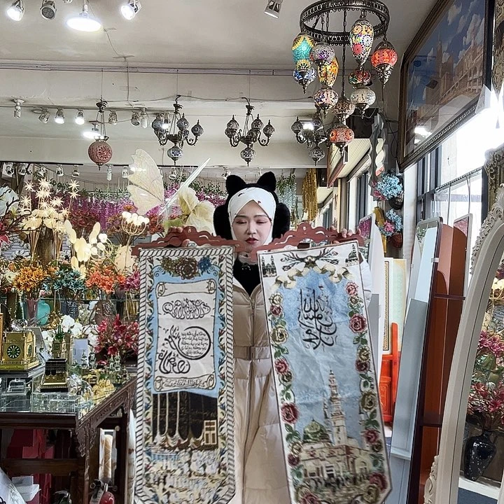 布客厅挂画工艺2个