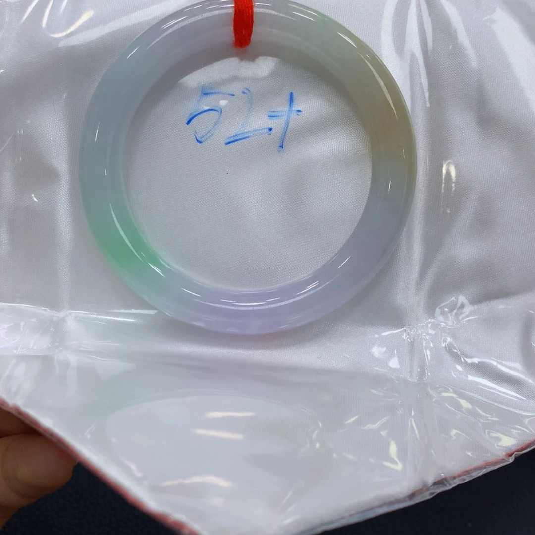 翡翠手镯未镶嵌翡翠