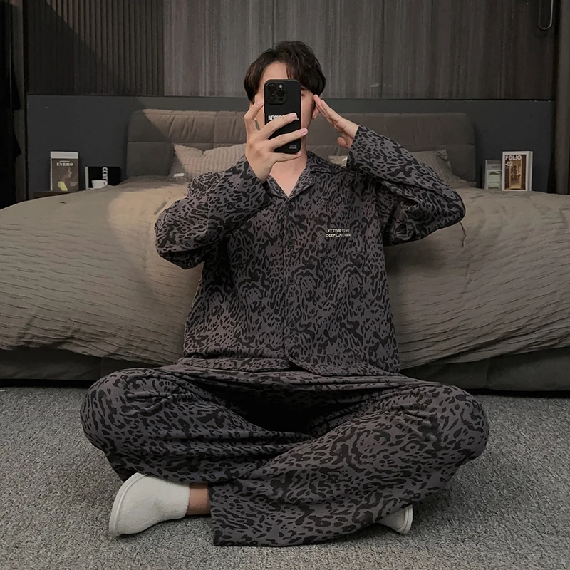 高级感豹纹男士睡衣秋冬款德绒锁温保暖加绒冬天家居服春秋季套装