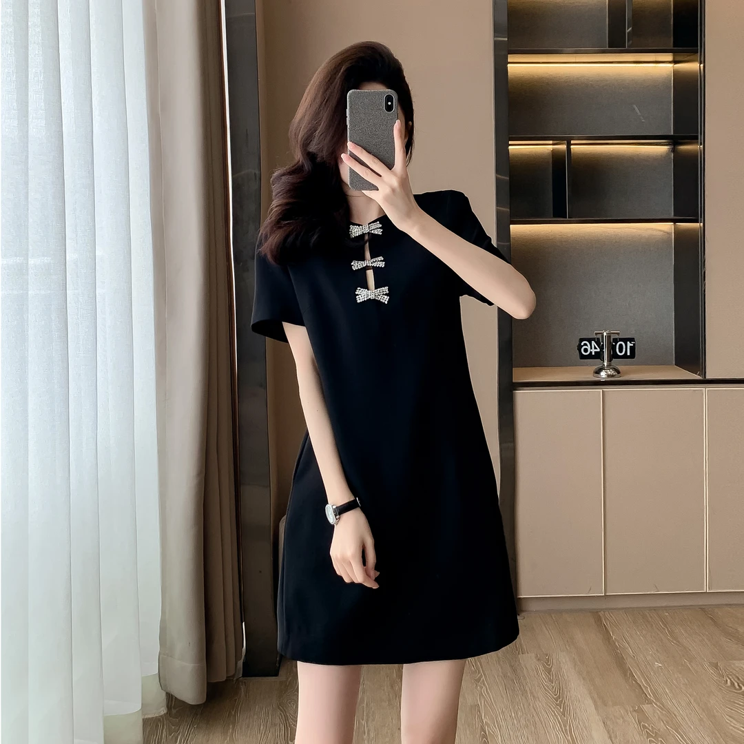 法式赫本风黑色连衣裙女小个子夏季新款气质显瘦镶钻蝴蝶结小黑裙