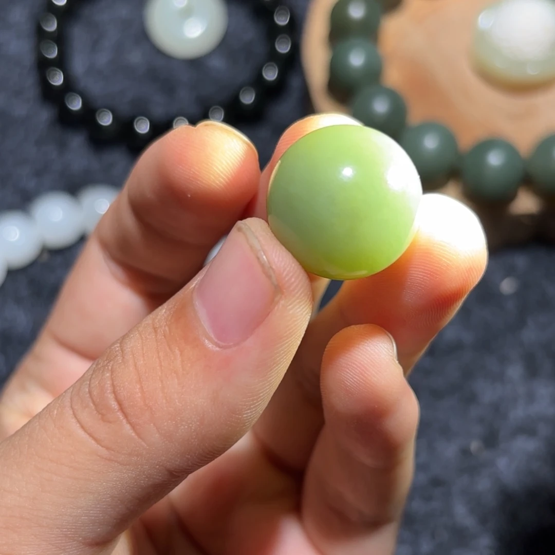 曾***虎和田玉未镶嵌手链