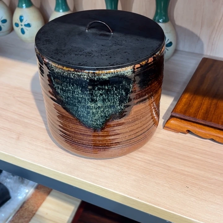 青山隐隐水迢迢来此