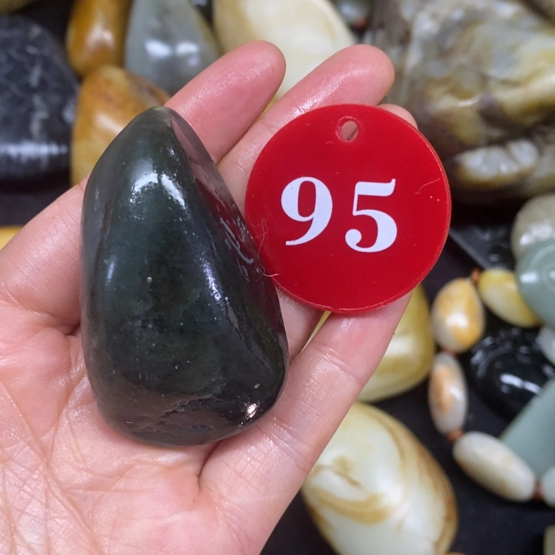 未镶嵌和田玉（糖玉）挂件