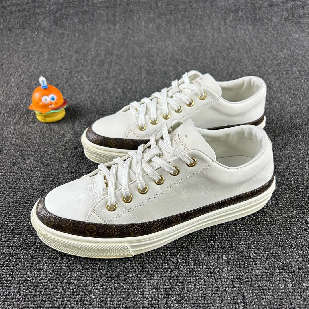 95新 LouisVuitton/路易威登 白色板鞋37.5码 老花拼接 HB4274