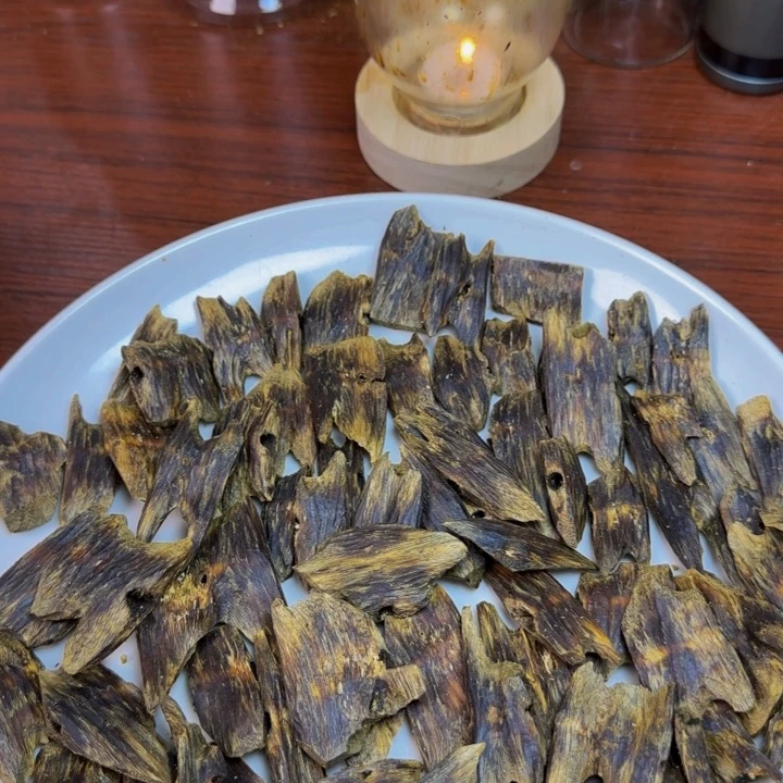 沉香沉香碎屑用****2红旗块料多样性发货