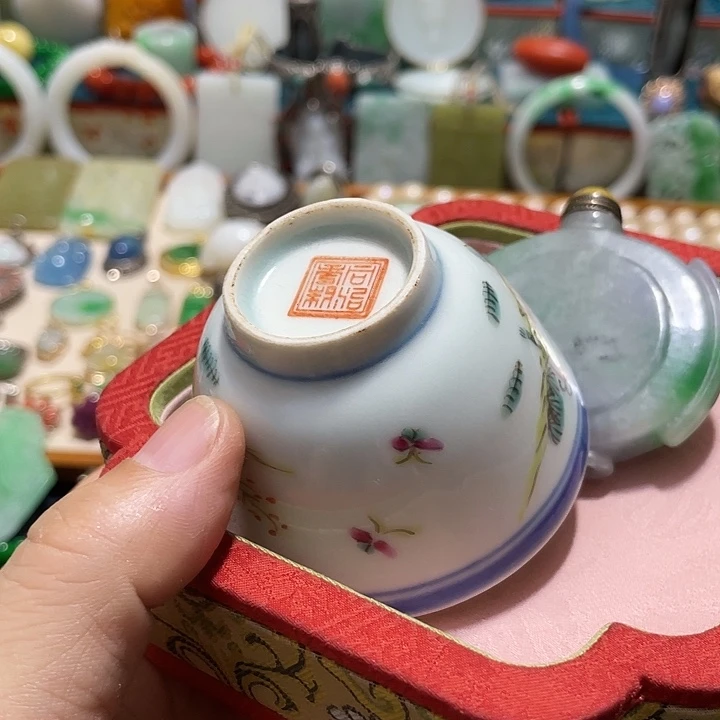 山***峰青花手绘小主人杯子