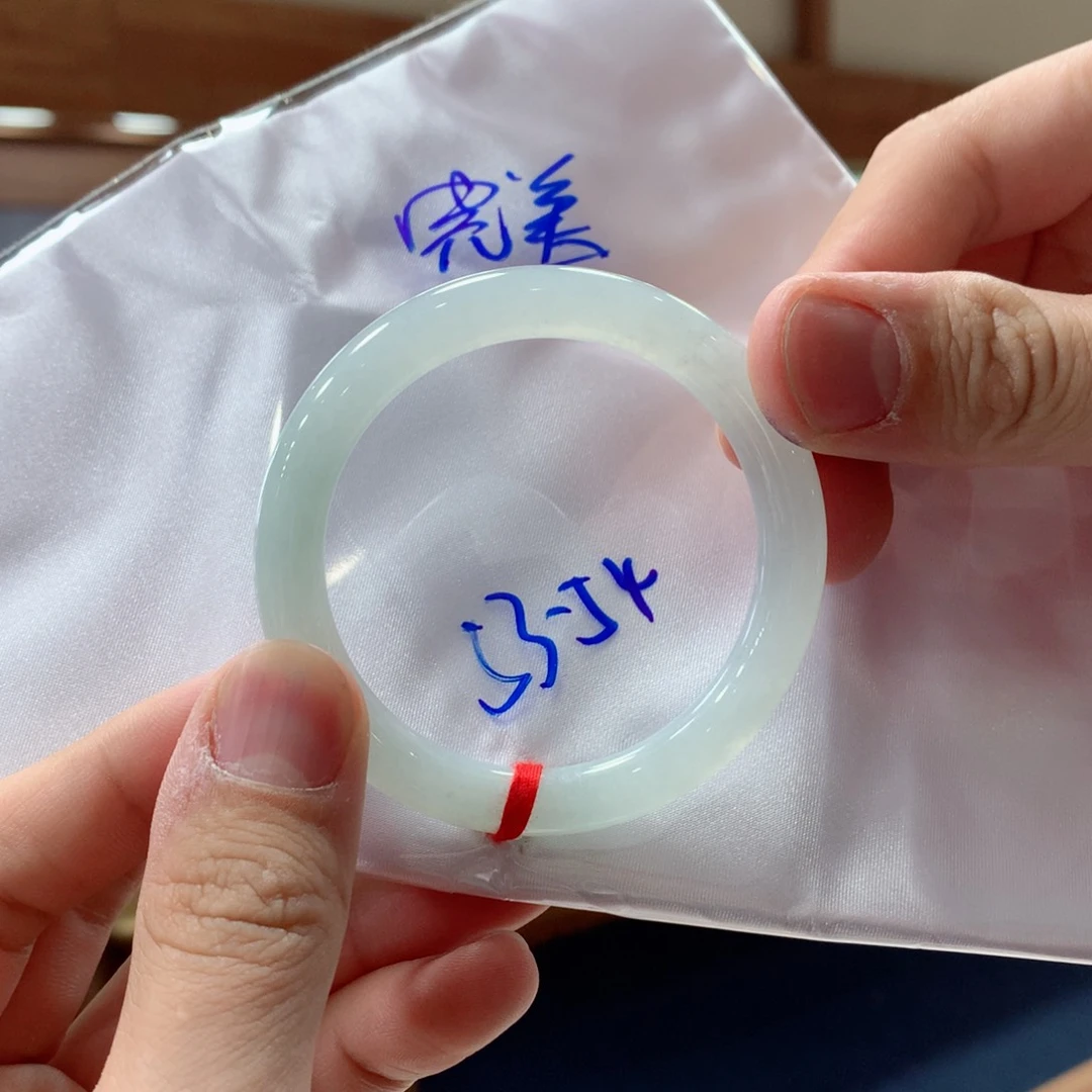 翡翠手镯未镶嵌买断