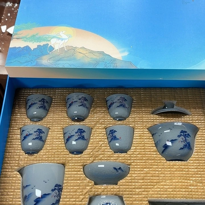 孤品茶具套装等。