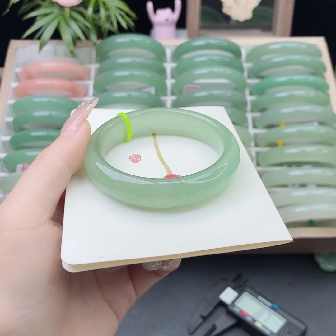 石英质玉未镶嵌手镯5455