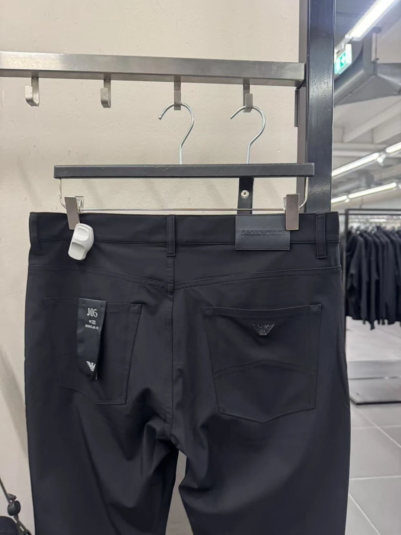未使用 EMPORIO ARMANI/安普里奥·阿玛尼 J05 修身小直筒裤不退换