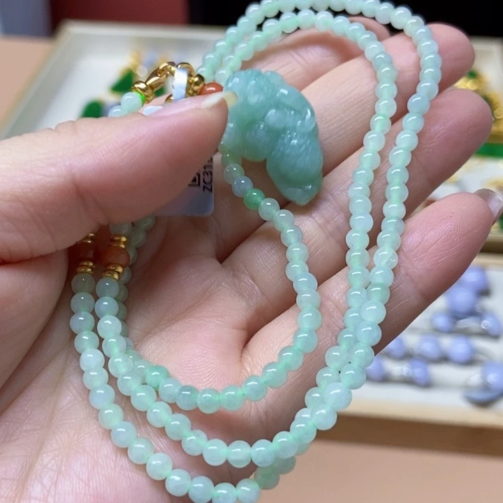 翡翠未镶嵌颈饰吊坠