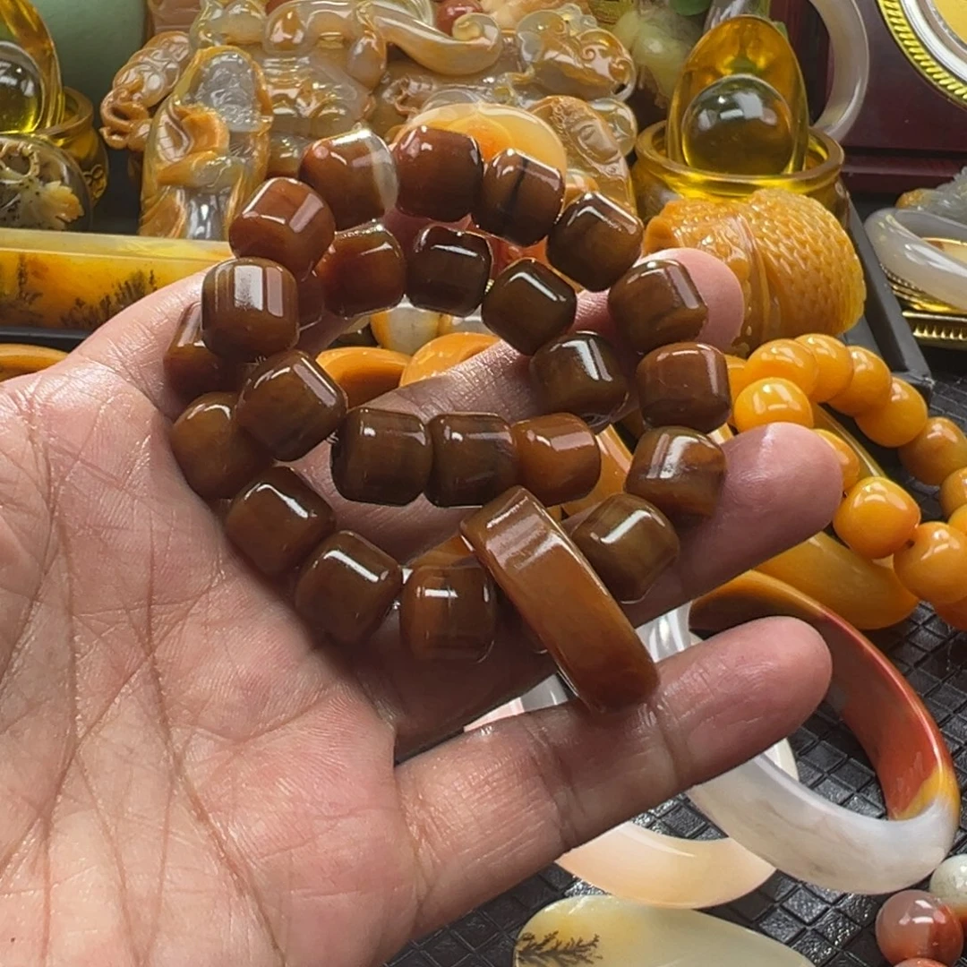 石英质玉未镶嵌颈饰