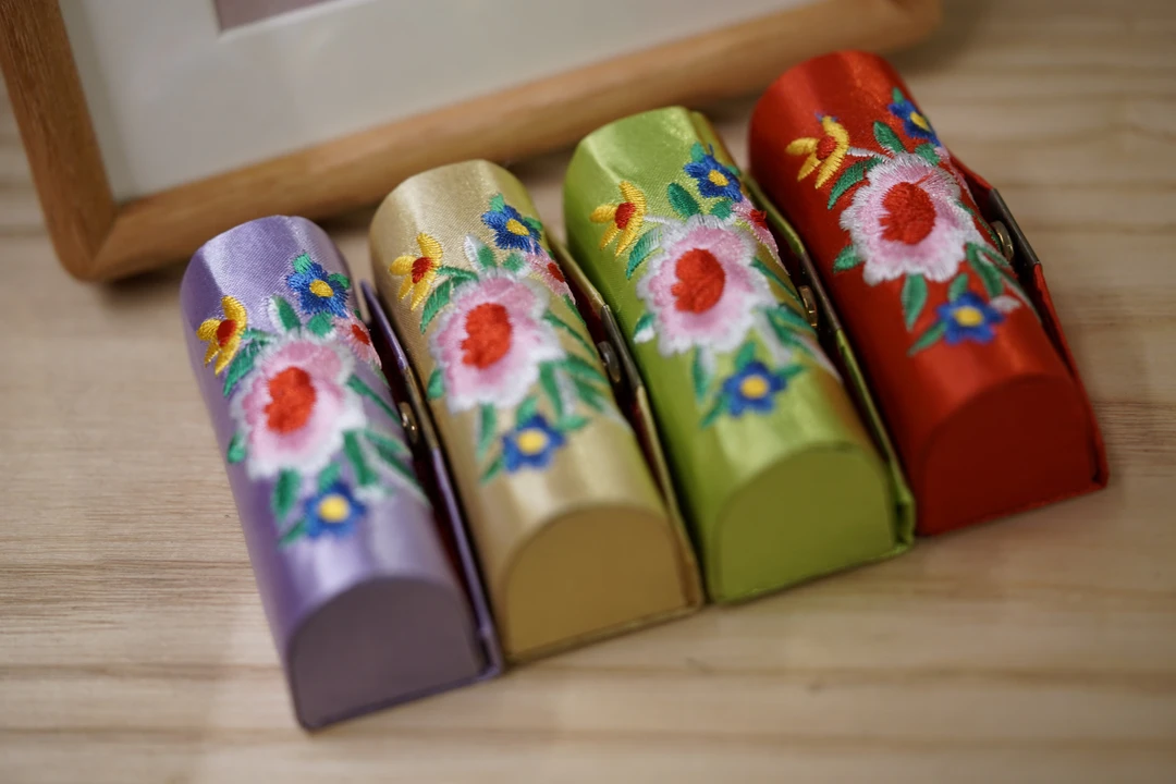 款式随机发【苏绣口红盒】