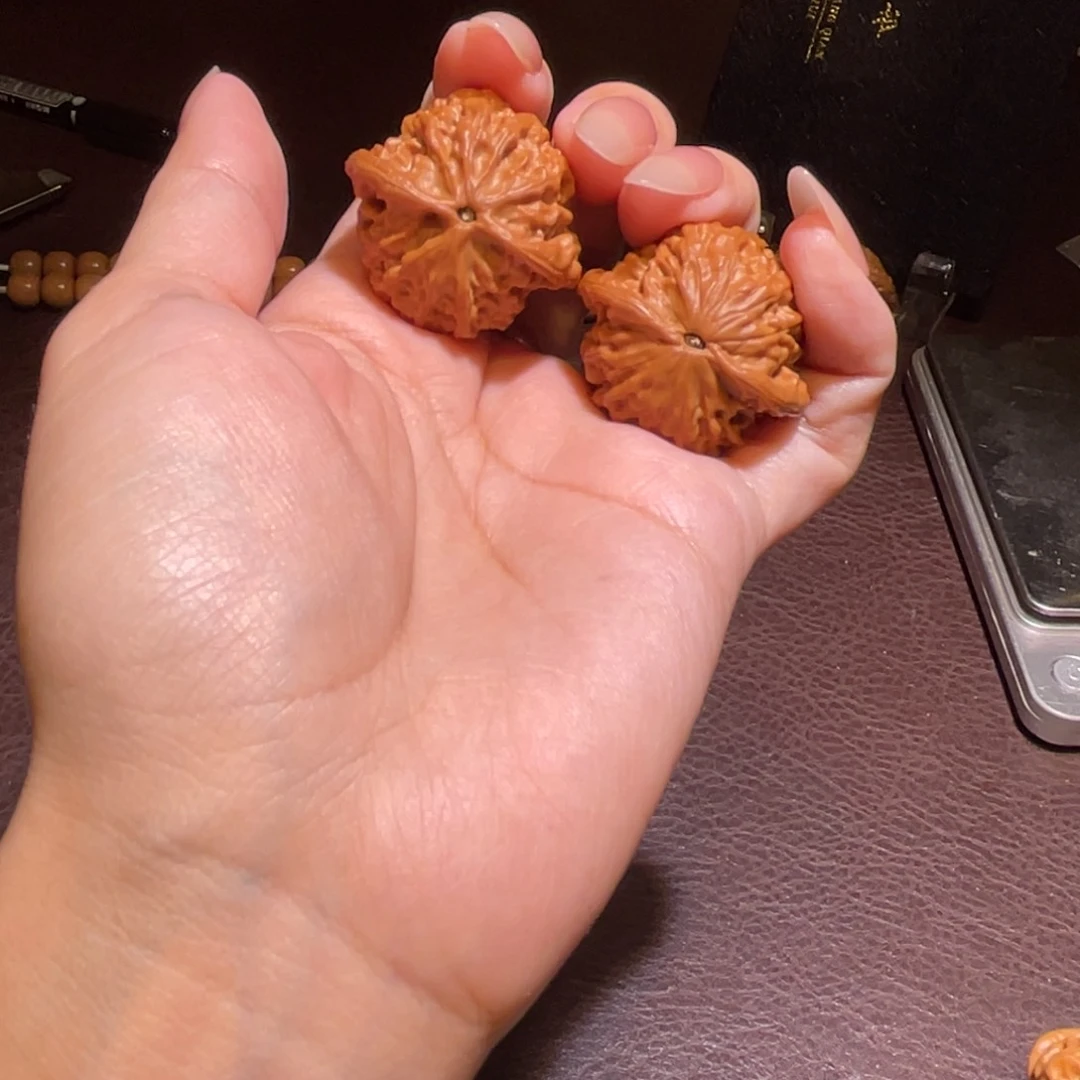 文玩核桃把件偏*32宽边龙珠