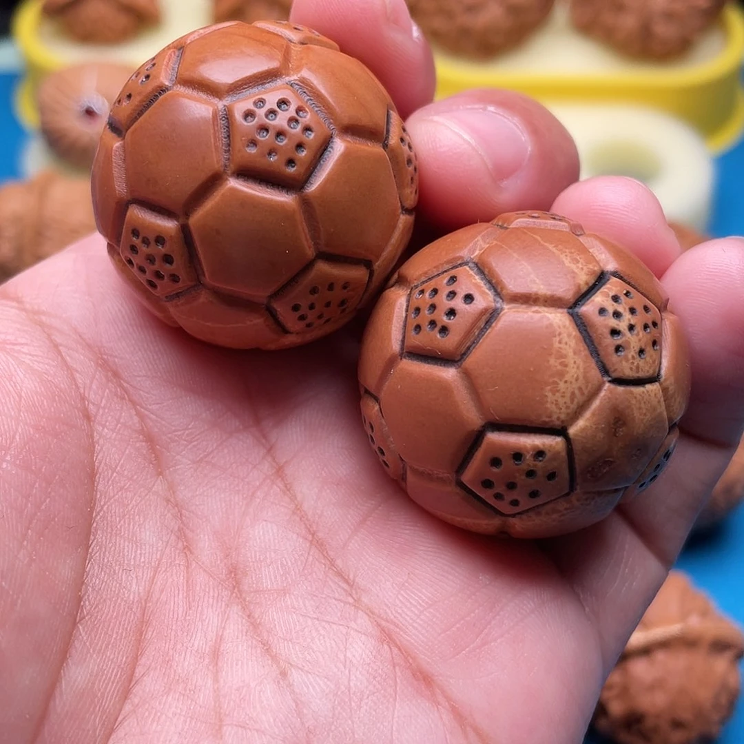 文玩核桃把件足球34