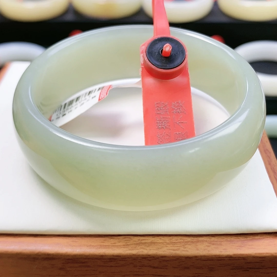 和田玉未镶嵌手镯56